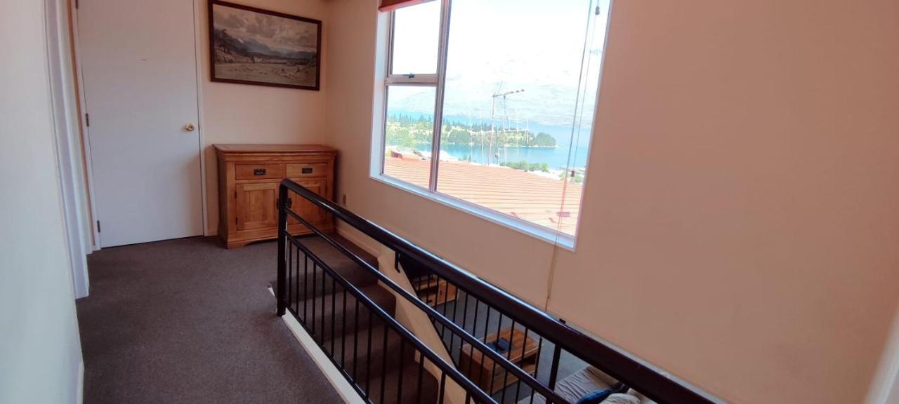 Spacious Home With Awesome Lake Views Queenstown Exteriör bild
