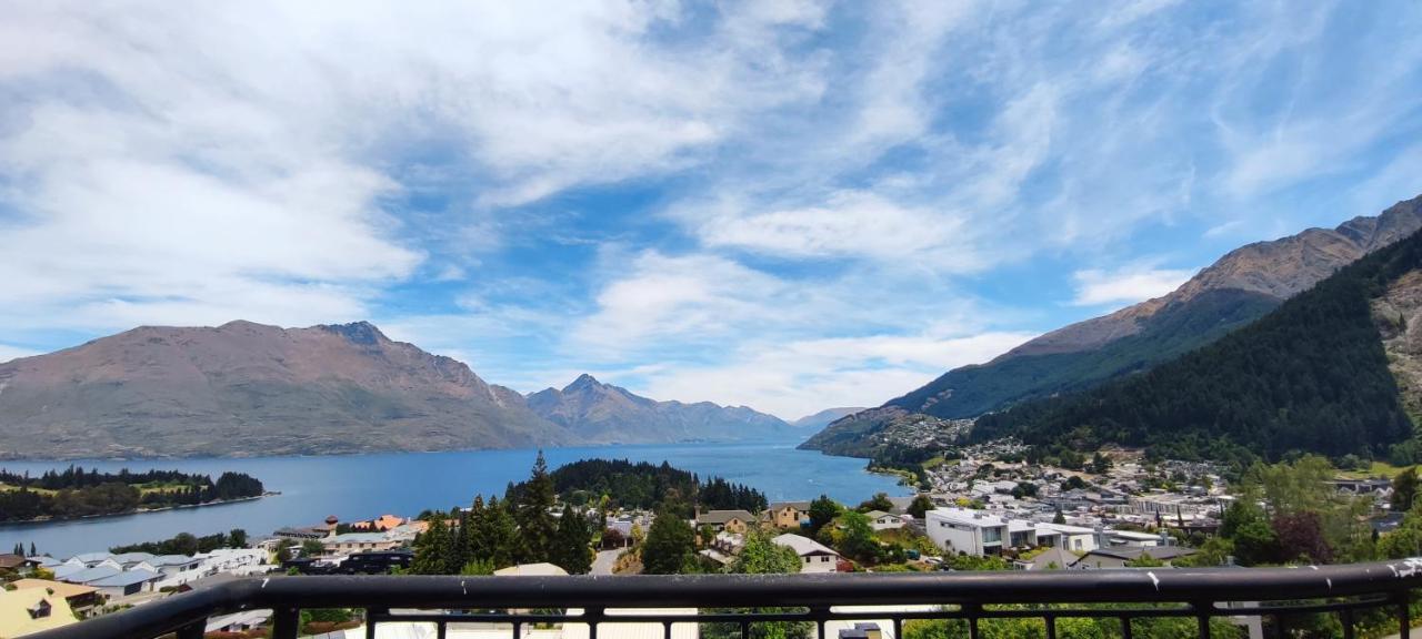 Spacious Home With Awesome Lake Views Queenstown Exteriör bild