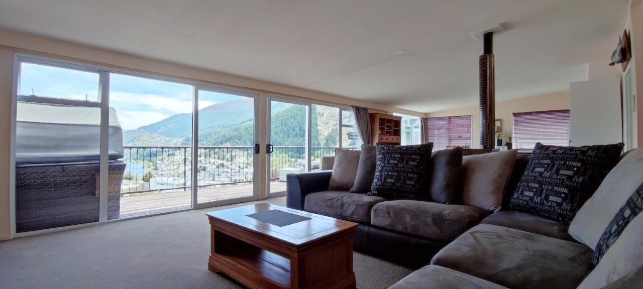 Spacious Home With Awesome Lake Views Queenstown Exteriör bild