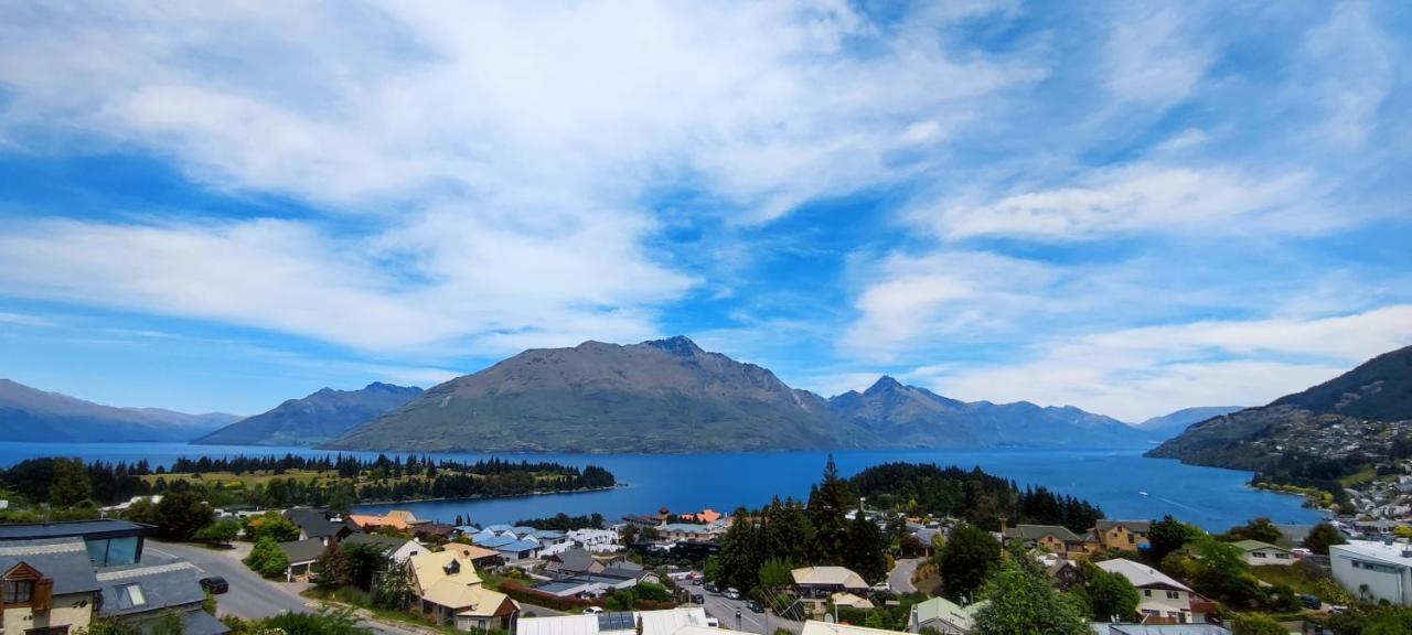 Spacious Home With Awesome Lake Views Queenstown Exteriör bild