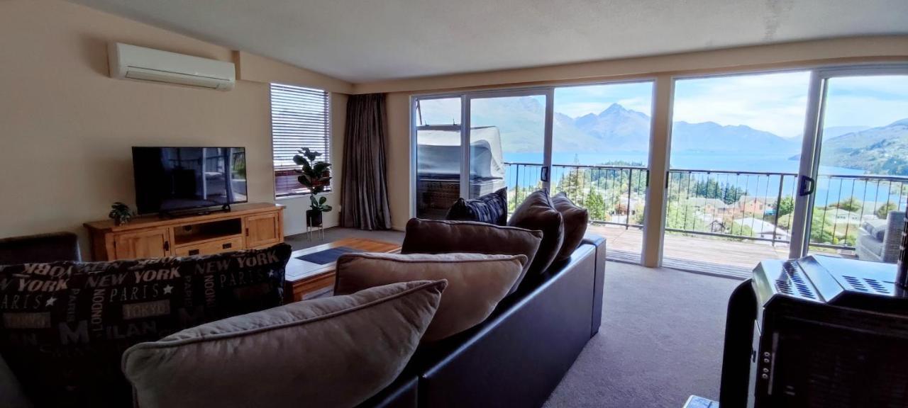 Spacious Home With Awesome Lake Views Queenstown Exteriör bild