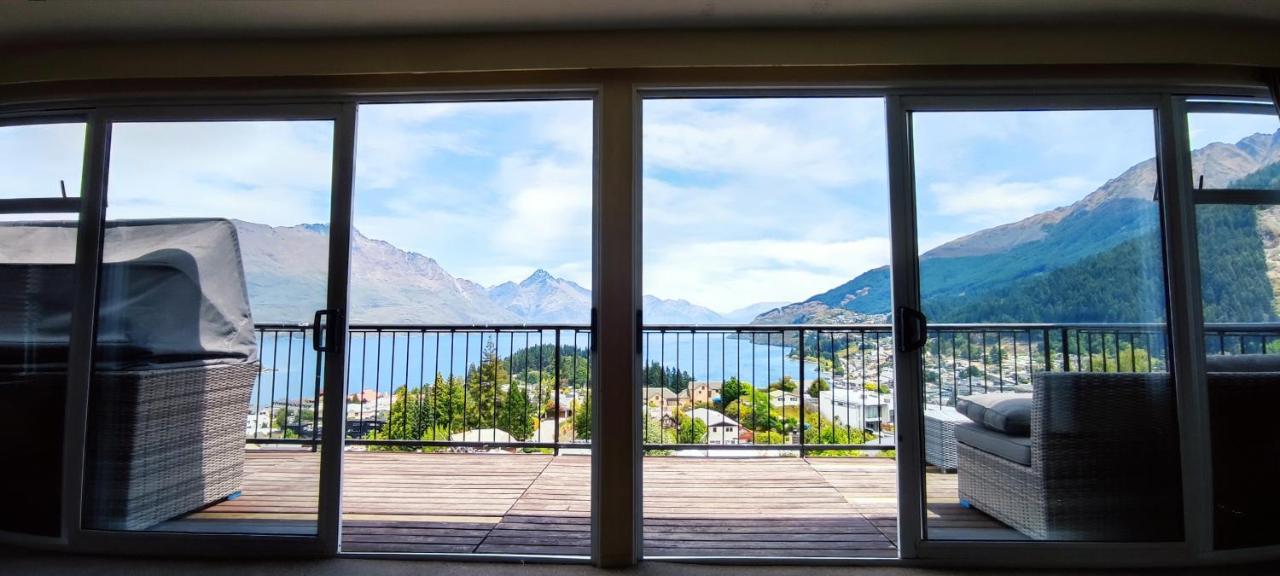 Spacious Home With Awesome Lake Views Queenstown Exteriör bild